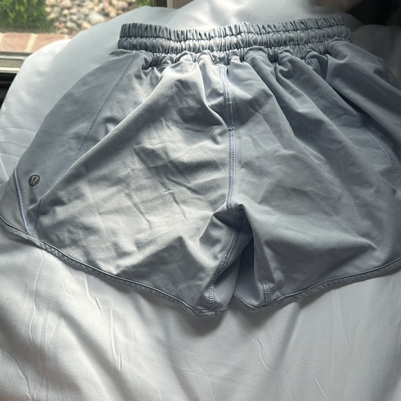 Lululemon Hotty Hot Low rise lined shorts “4 - Picture 2 of 3